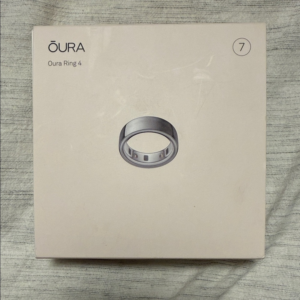 Oura Ring 4 in Silver size 7
